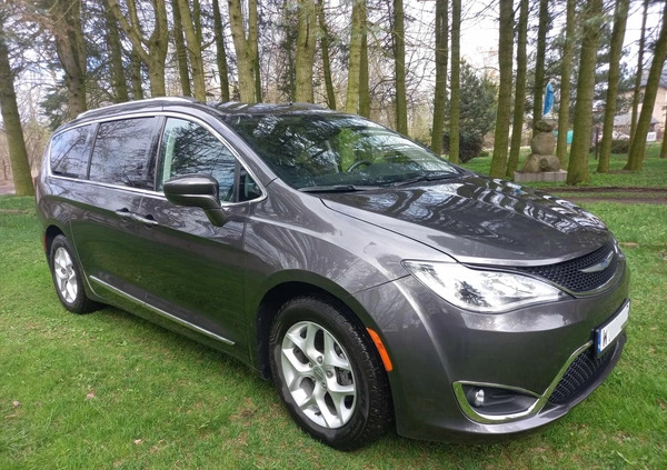 Chrysler Pacifica cena 98000 przebieg: 77931, rok produkcji 2018 z Warszawa małe 121